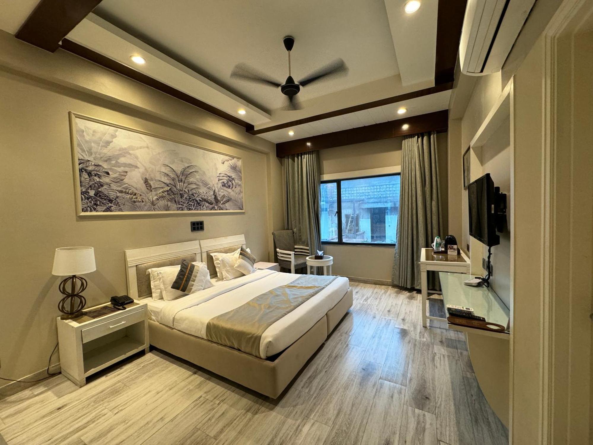 Skon Boutique By Orion Hotels New Delhi Buitenkant foto